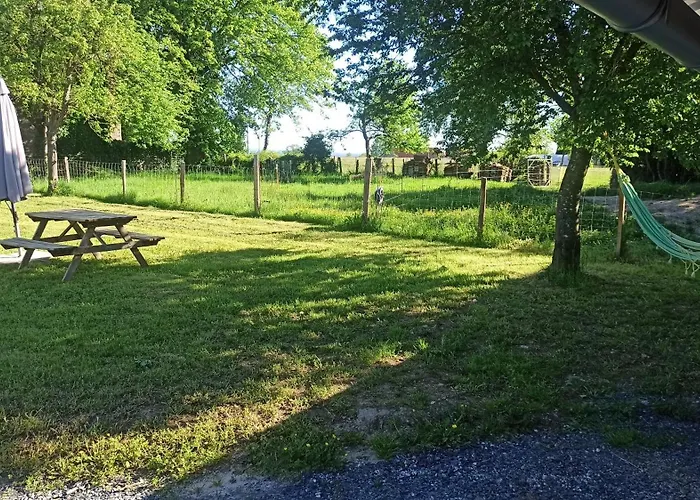 Au Pre De Camille